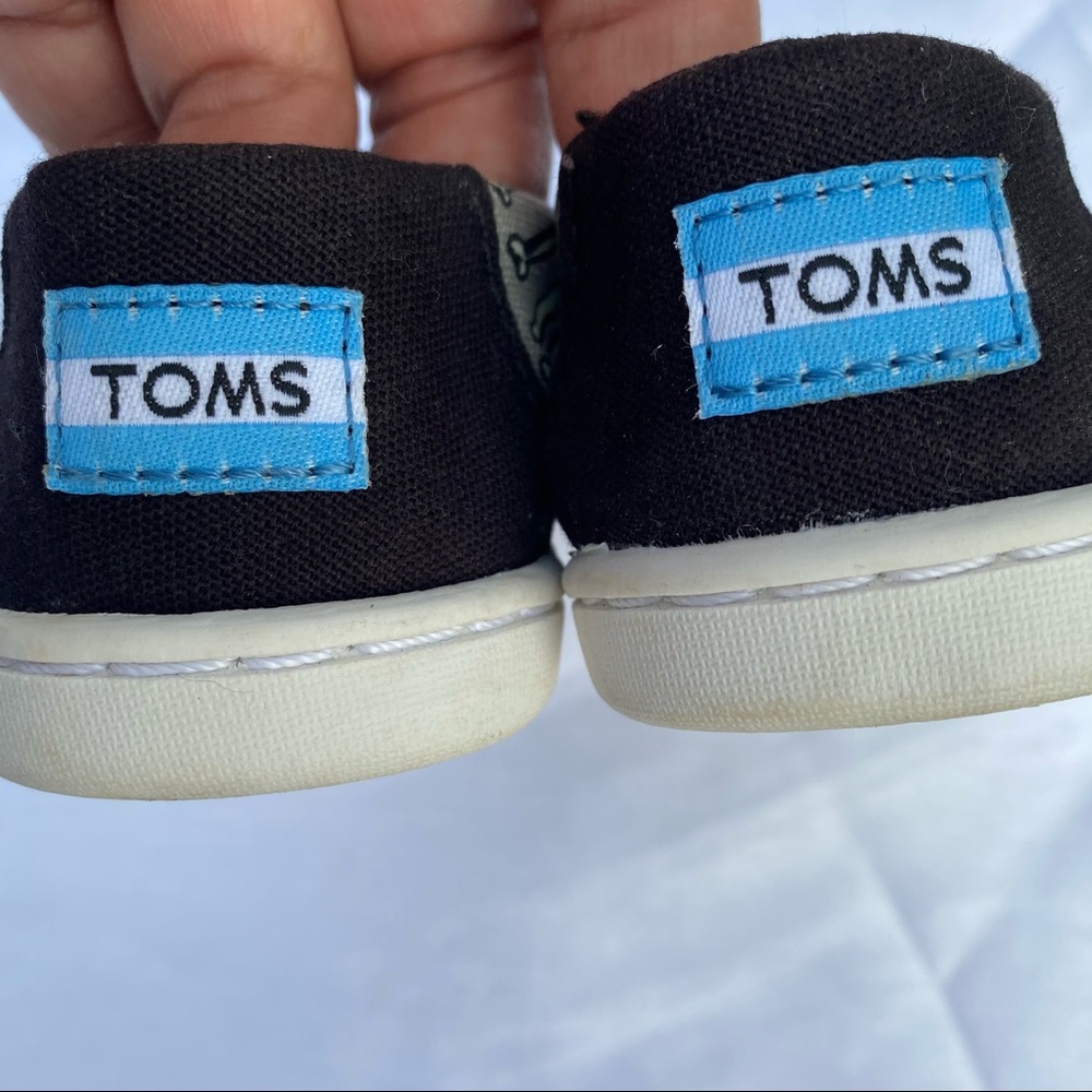 Toms - Picture 5 of 8